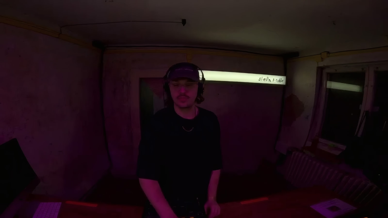 Weltraum Showcase w/ Axis Alpha