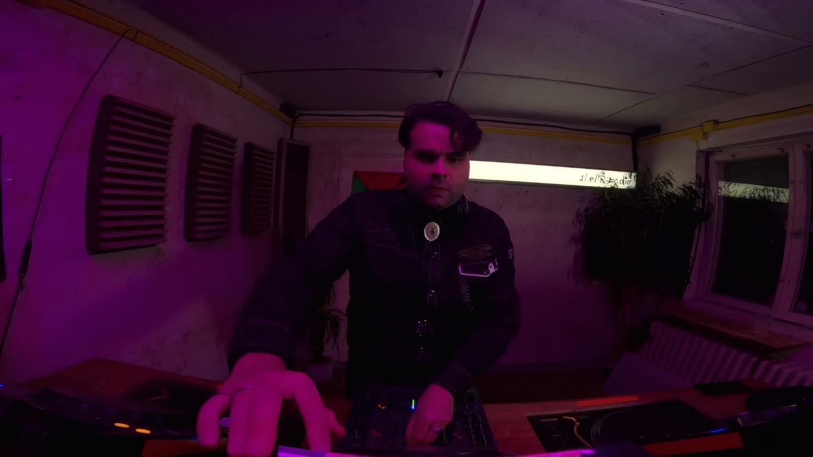 ZONA MAGICA invites w/ DJ SOSA RD