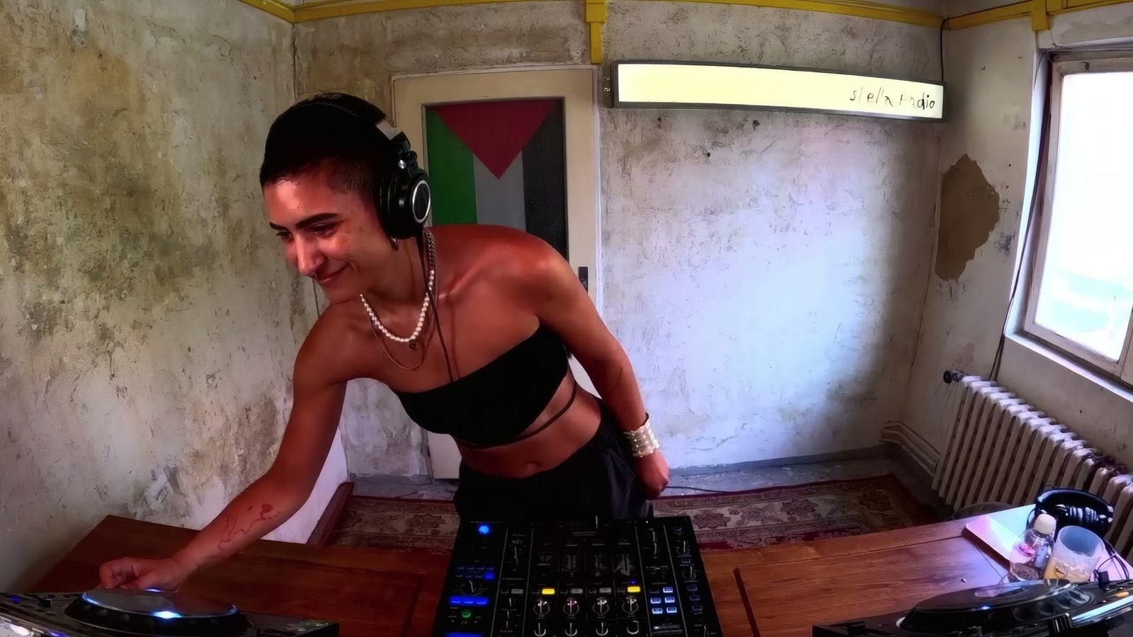 pit stop w/ Yasmeen Selectress