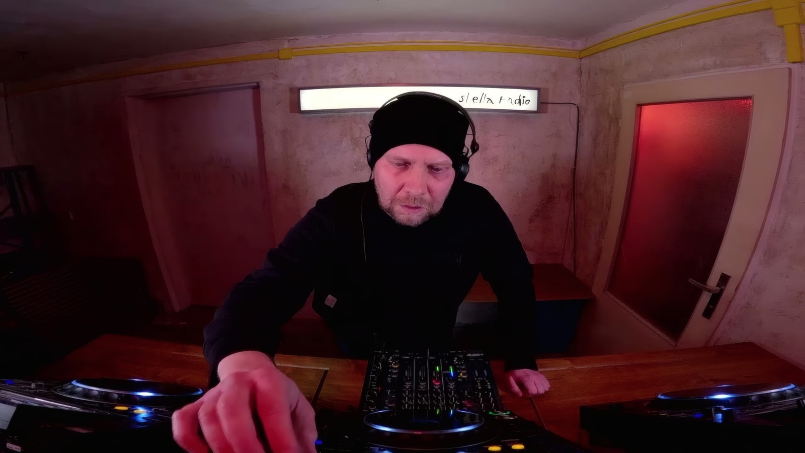 Lunchmeat w/ Kredenc