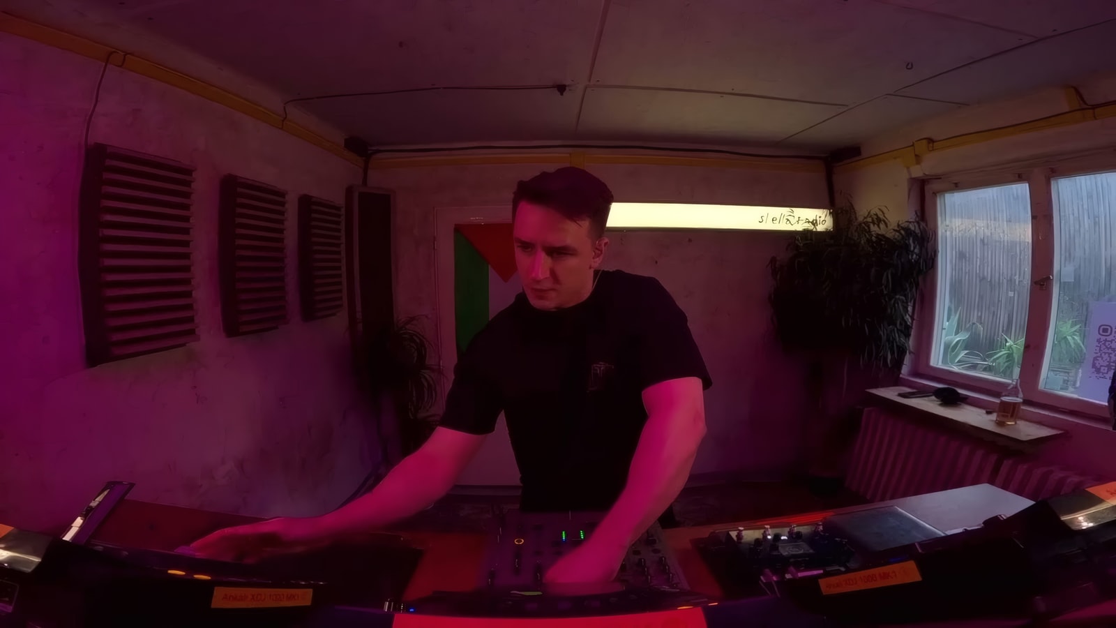 Void Collective w/ Flakka