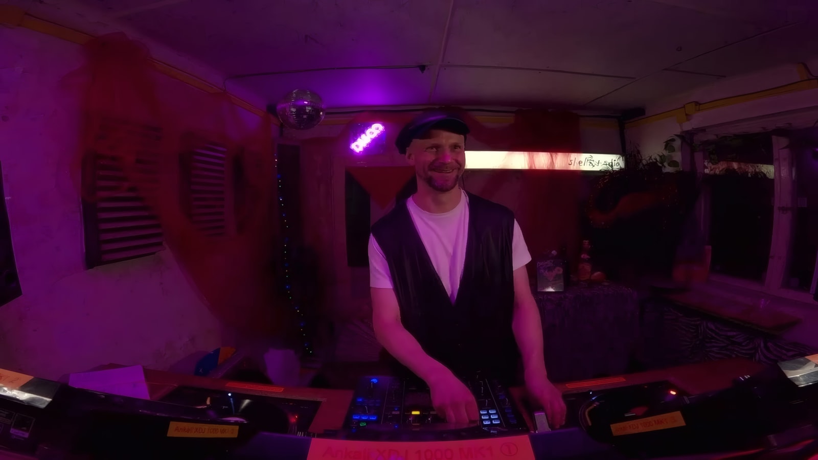 Pornstar Martini Discotek w/ Eda3004