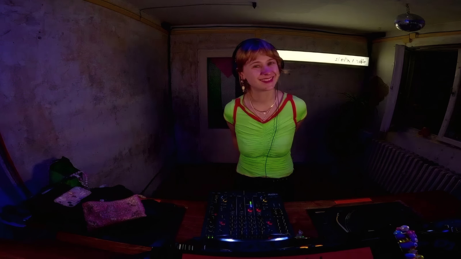 hot topic w/ elsa wurzel ova