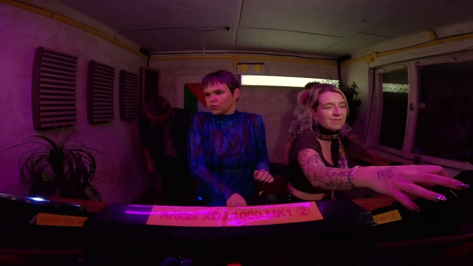 EXTRAVGNZA w/ Big Lil & Fembot
