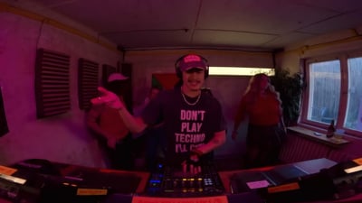 EXTRAVGNZA w/ DJ SEXTASY