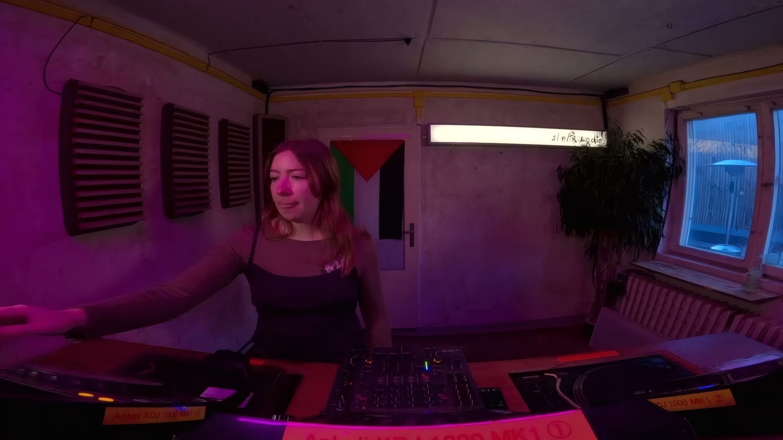 sentimental club :3 w/ Chatbot Caro