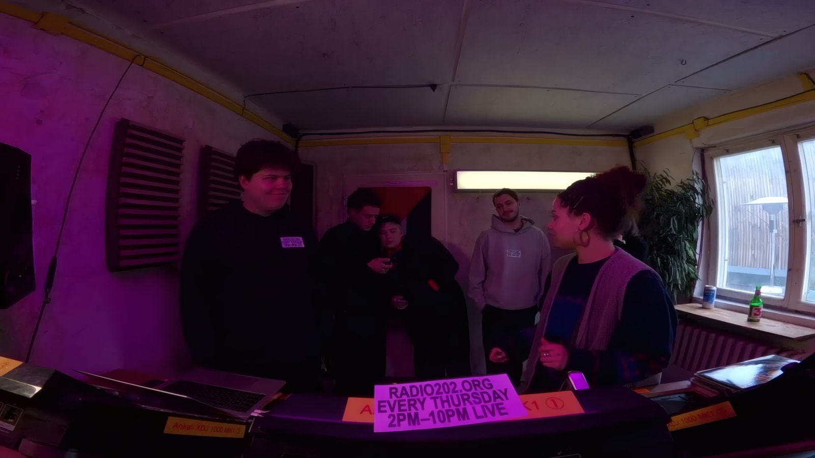 Shella Radio x Radio202 Special