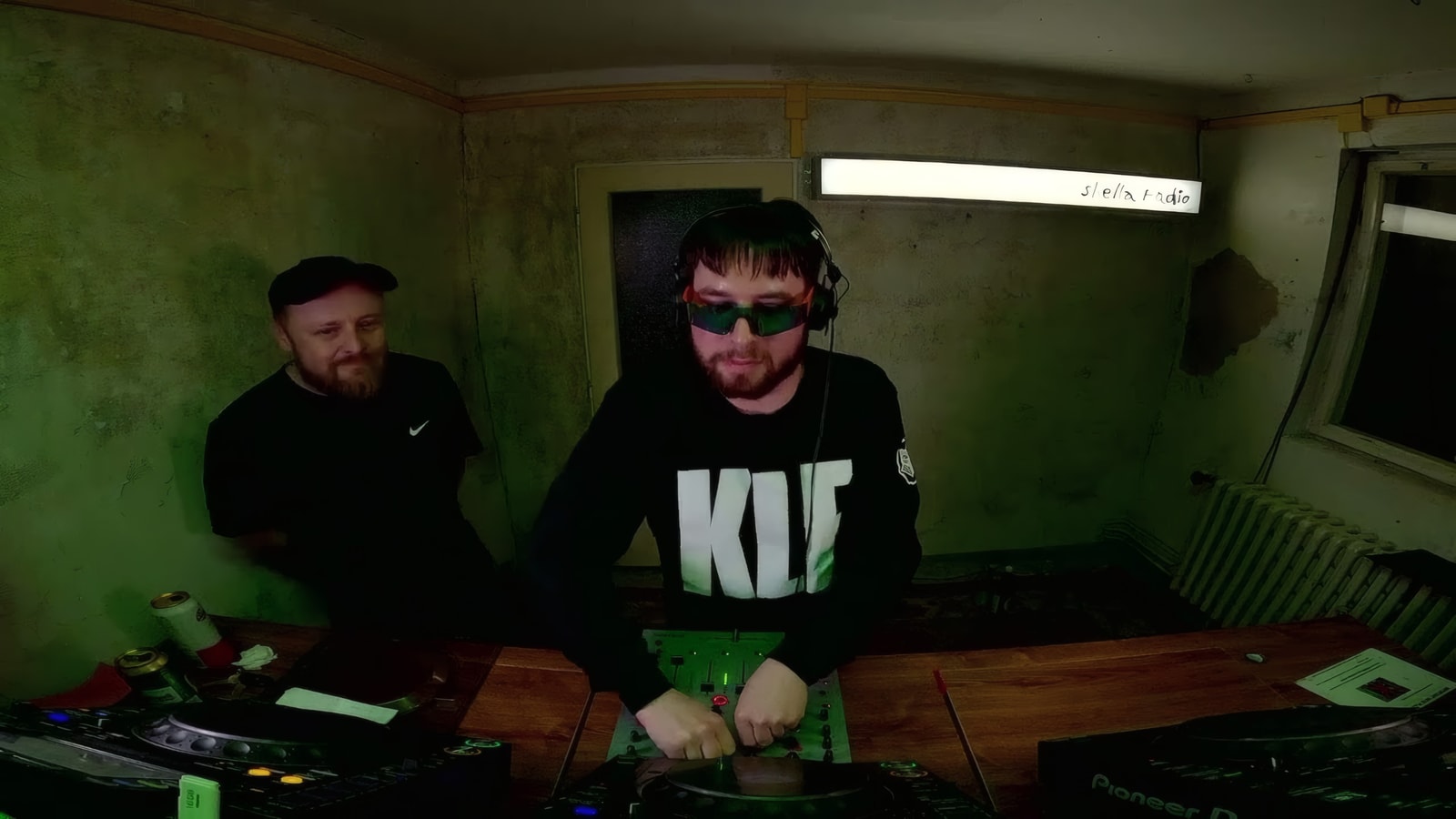 Compact Disco w/ La Desire